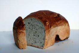 Chleb z foremki królewski z nasionami 0,8kg